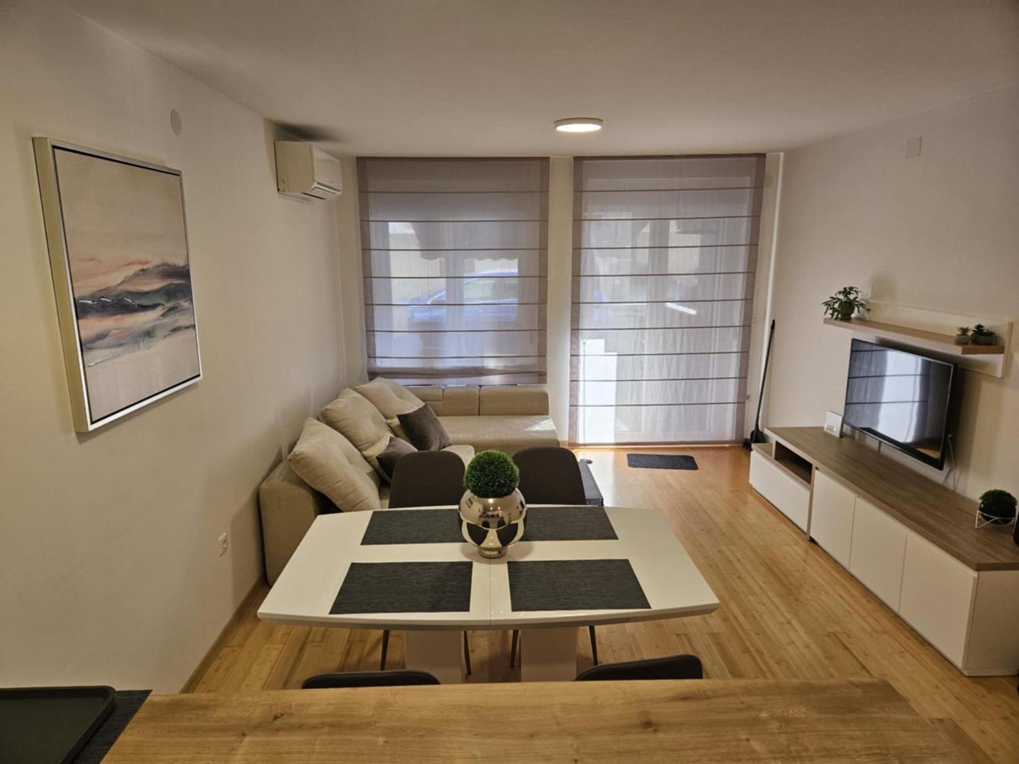 Apartment Hills